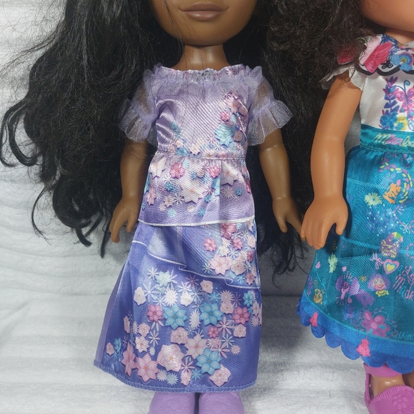 Disney Encanto Mirabel And Isabela Dolls Play Toy Christmas Sisters & Outfits - Picture 4 of 6
